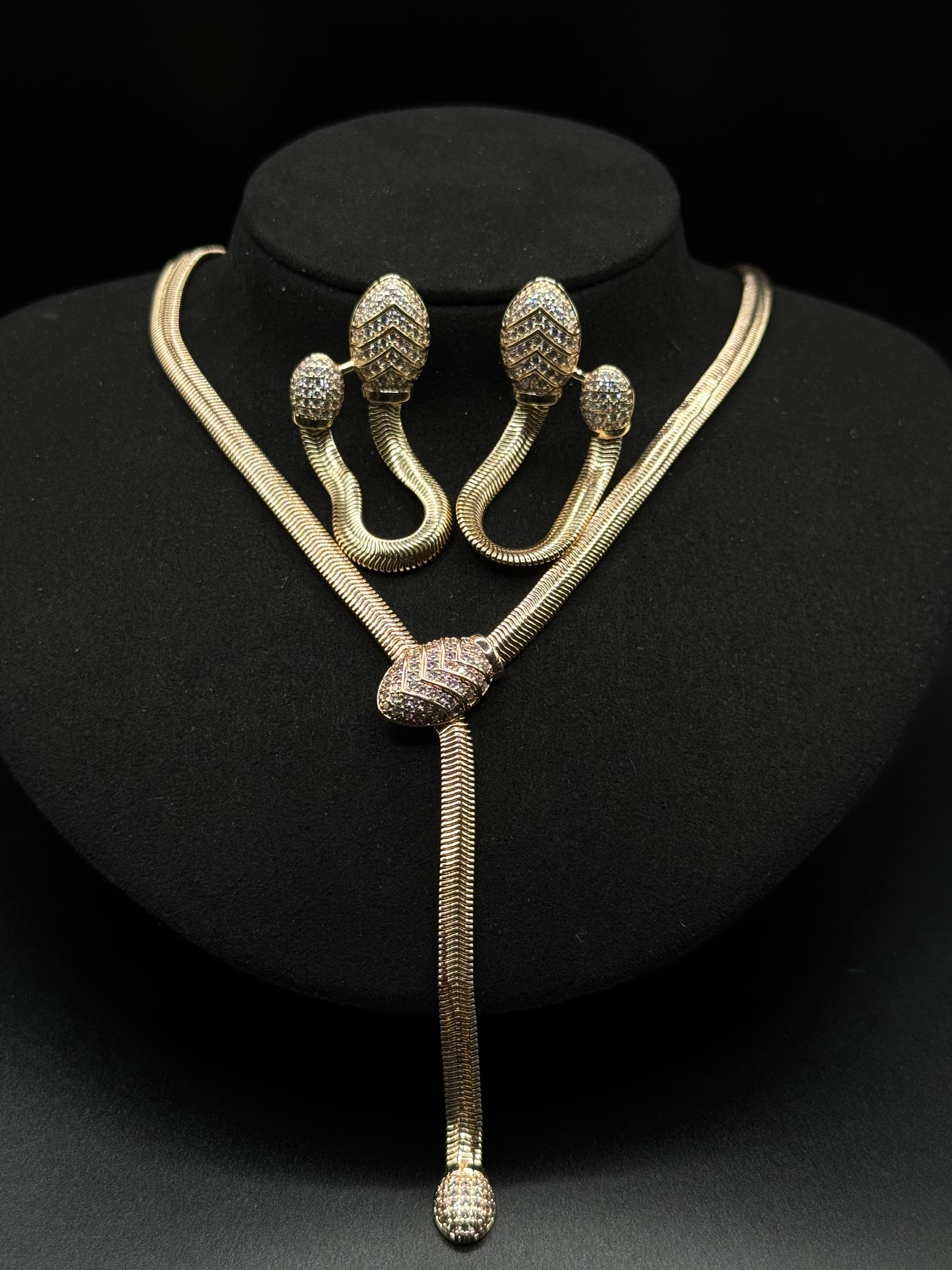 18k gold-plated set encrusted with crystal zirconia