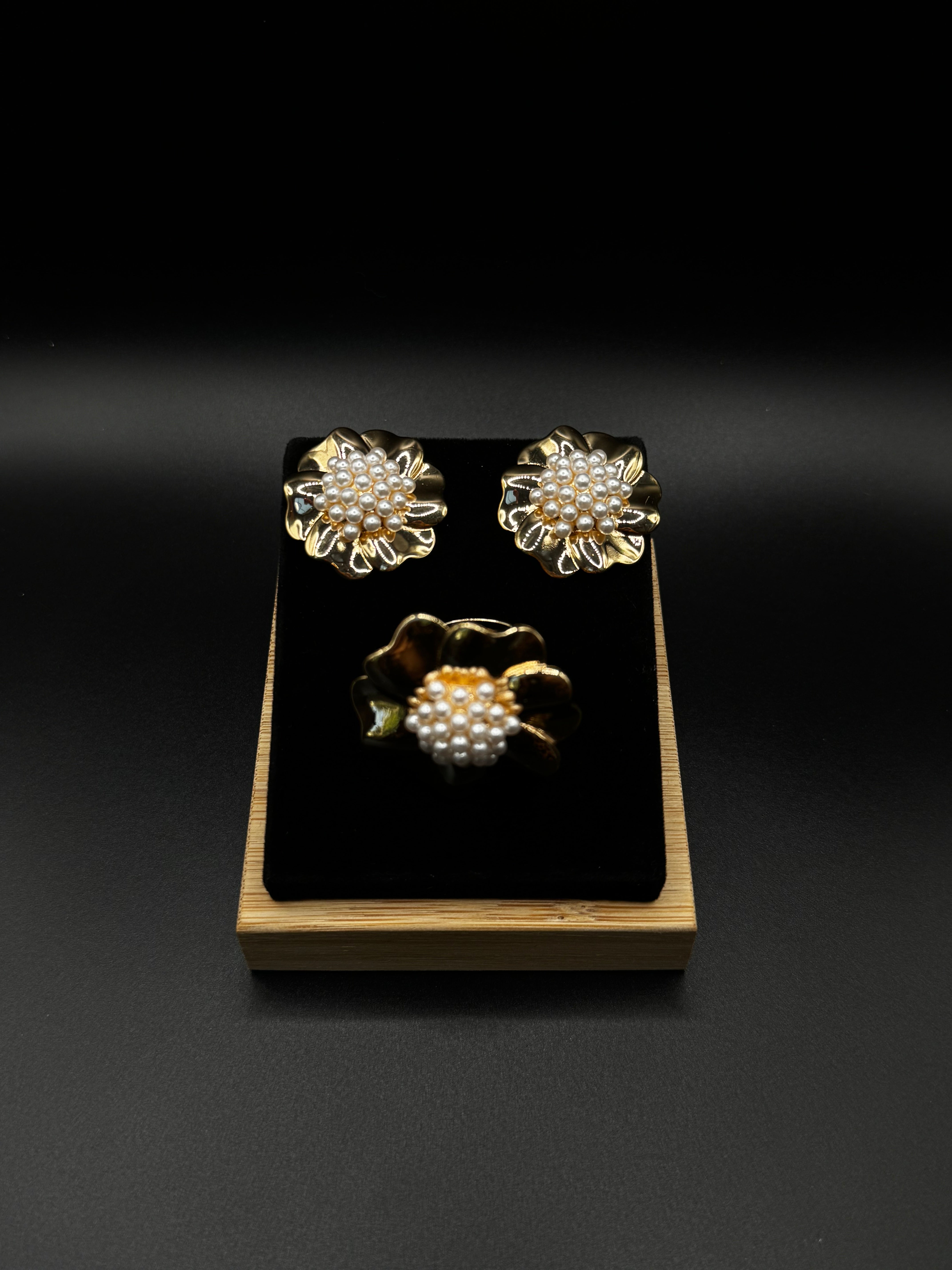 18K Gold-Plated Set with Pearl Details