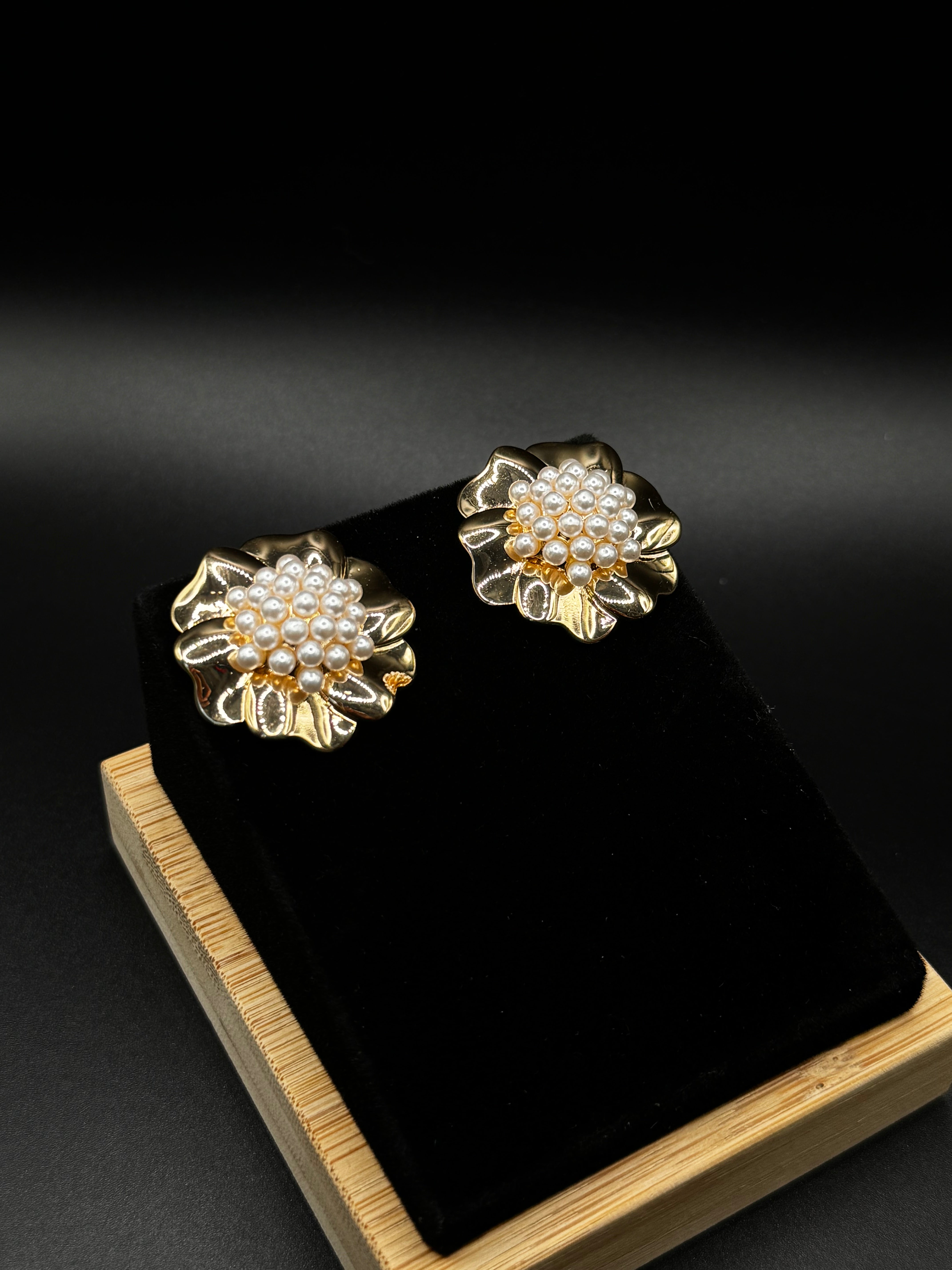 18K Gold-Plated Set with Pearl Details