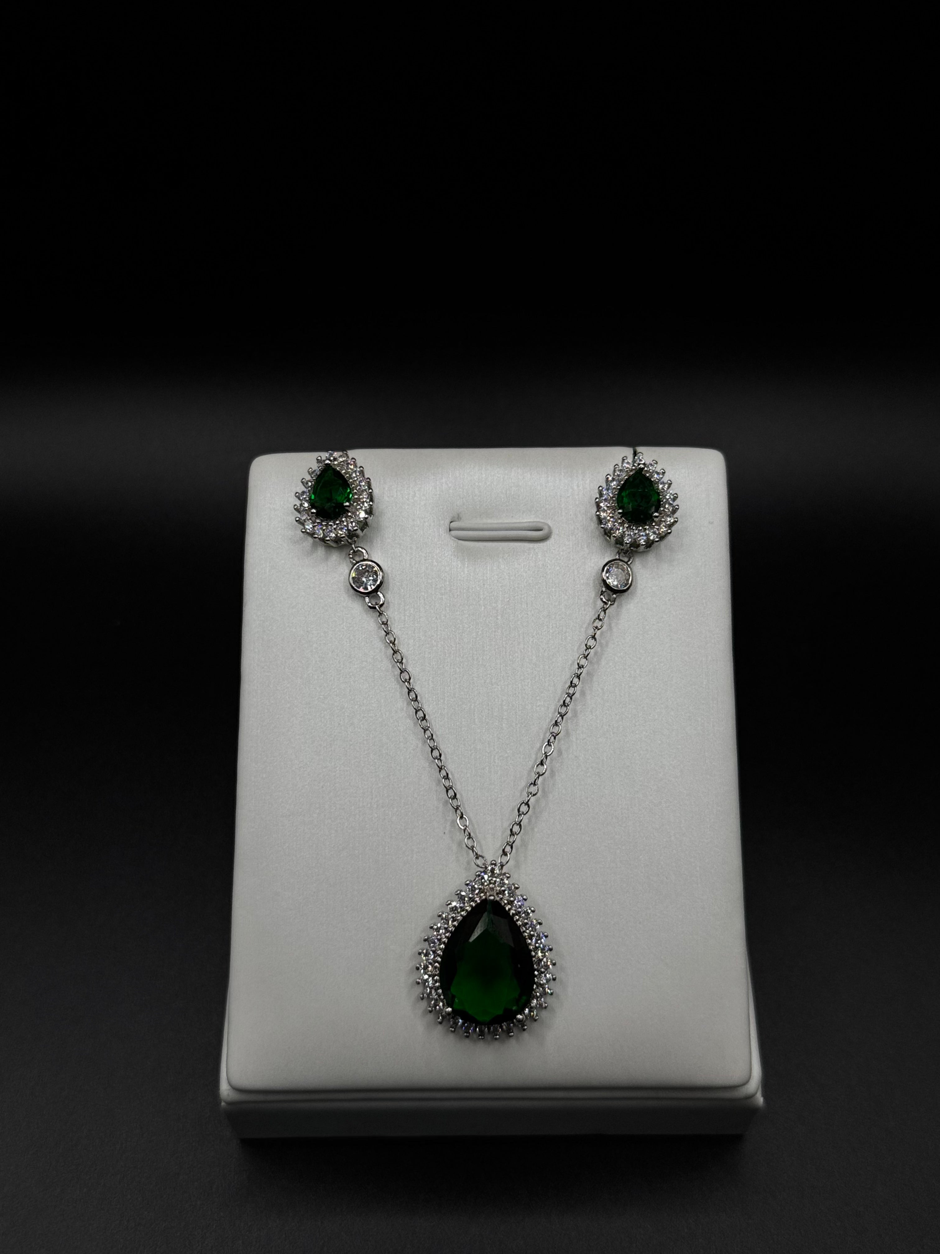 Rhodium-Plated Set with Teardrop Pendant
