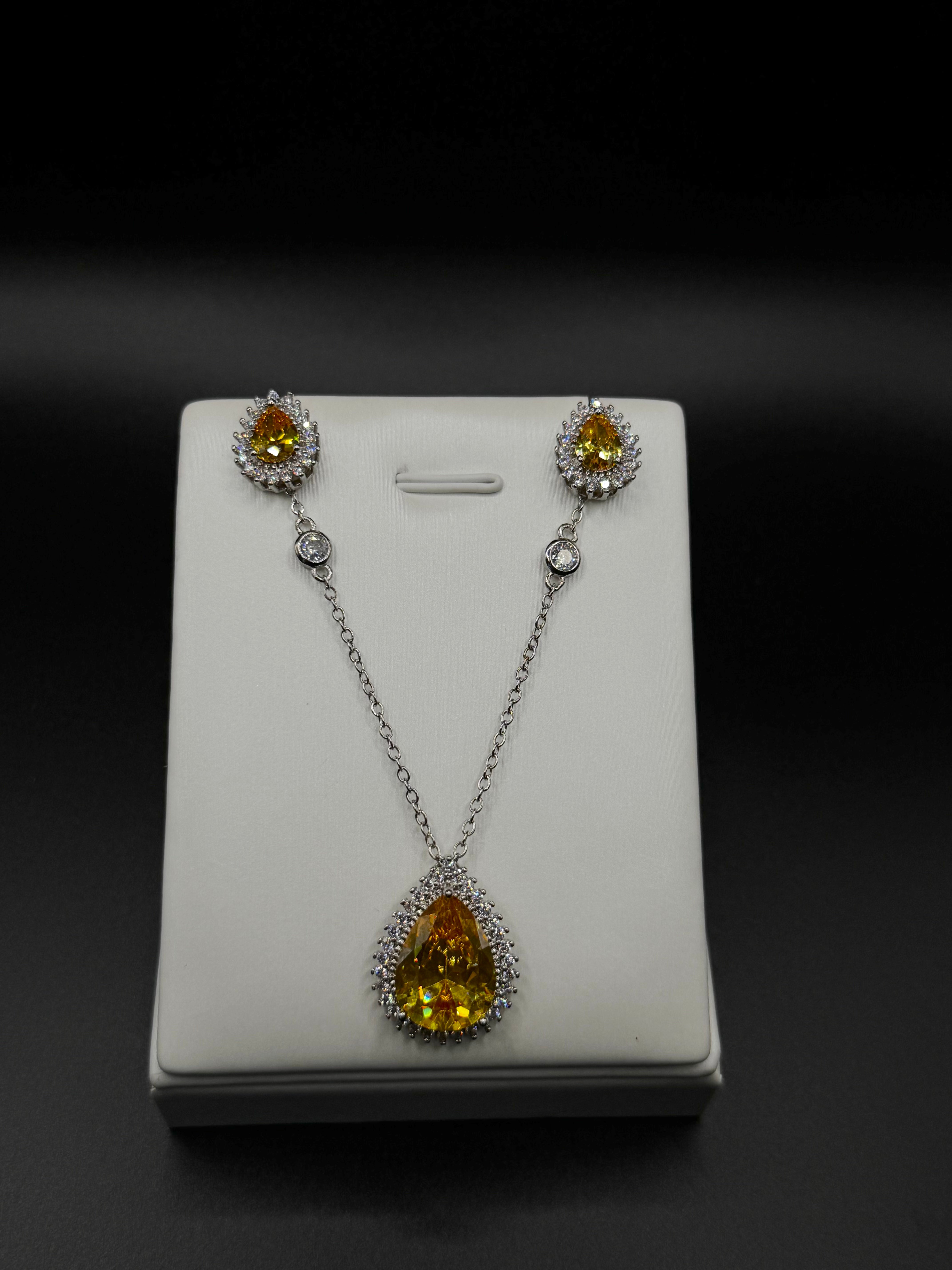 Rhodium-Plated Set with Teardrop Pendant