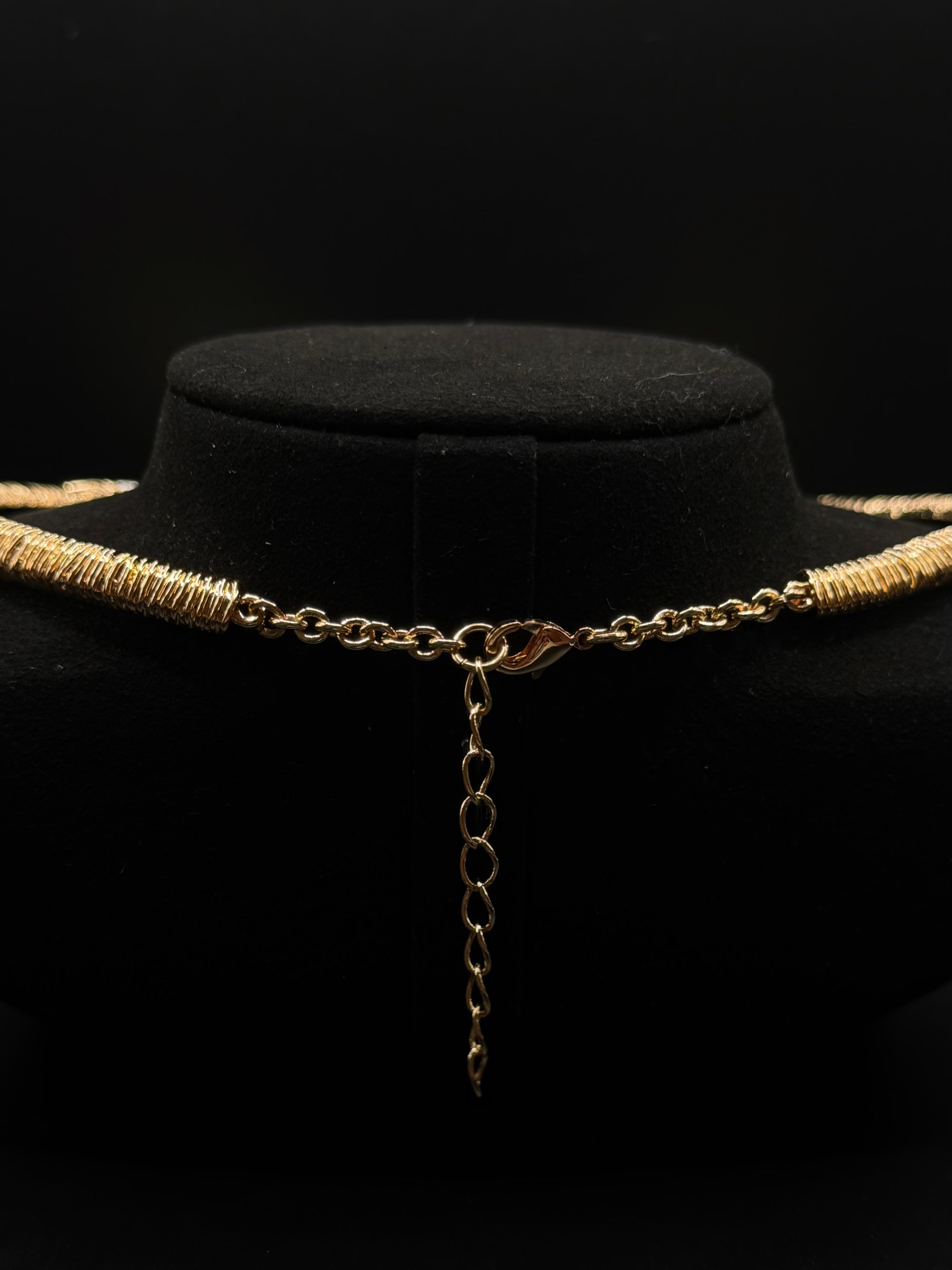 Organic Design chocker necklace with Dual-Tone Plating