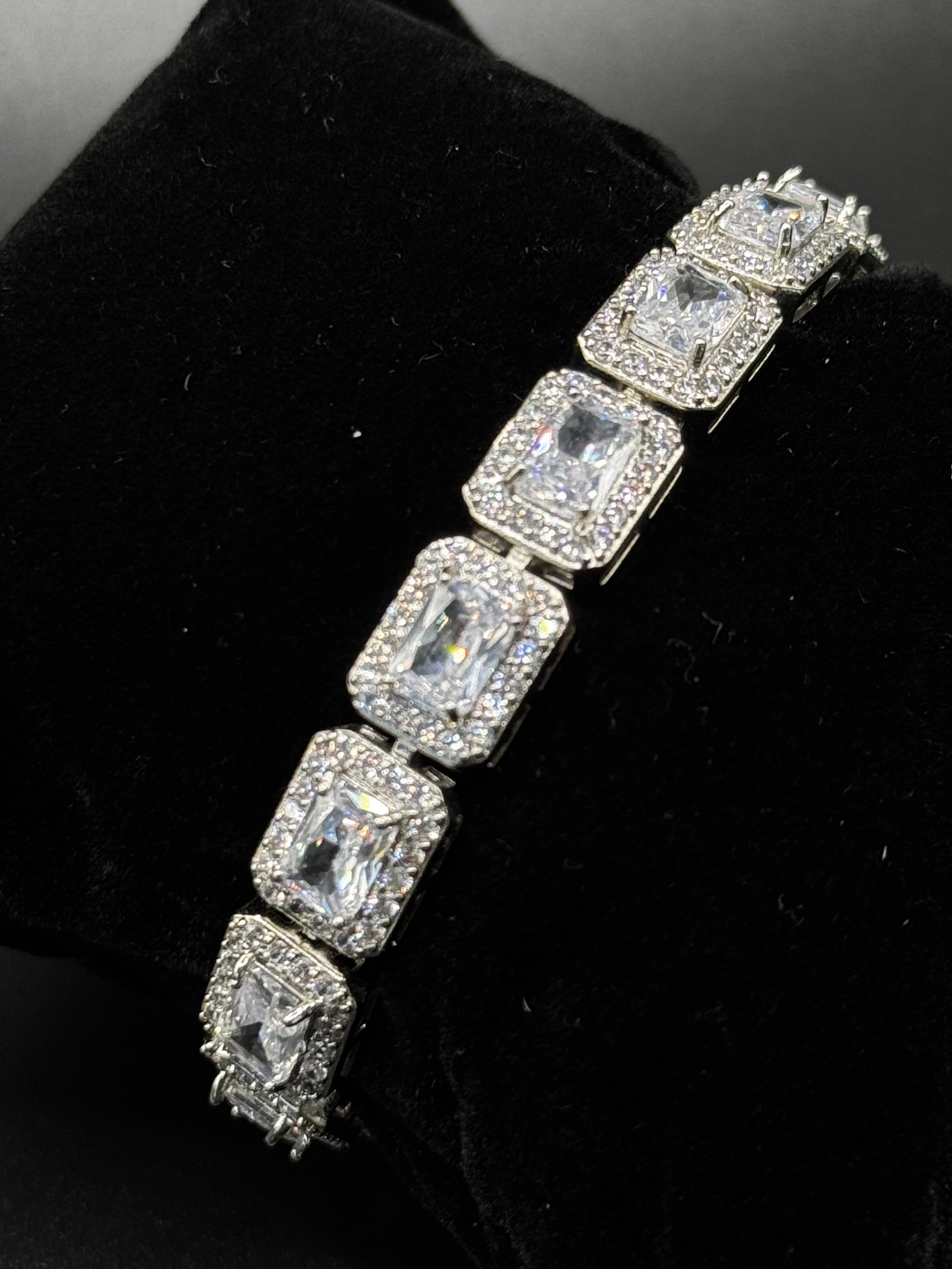 Rhodium-plated bracelet with square clear zirconia stones