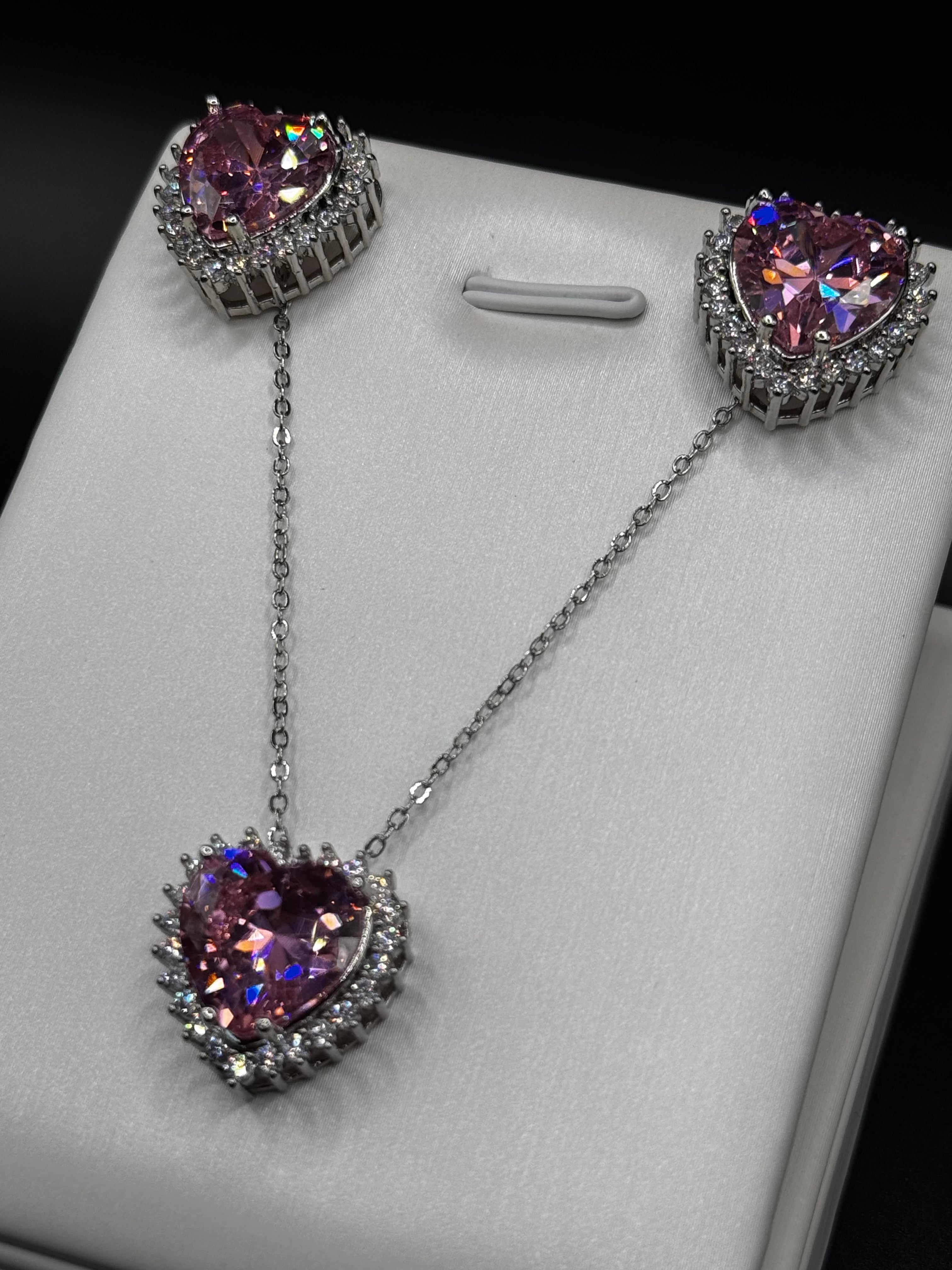 Rhodium-plated jewelry set with a heart-shaped crystal pendant