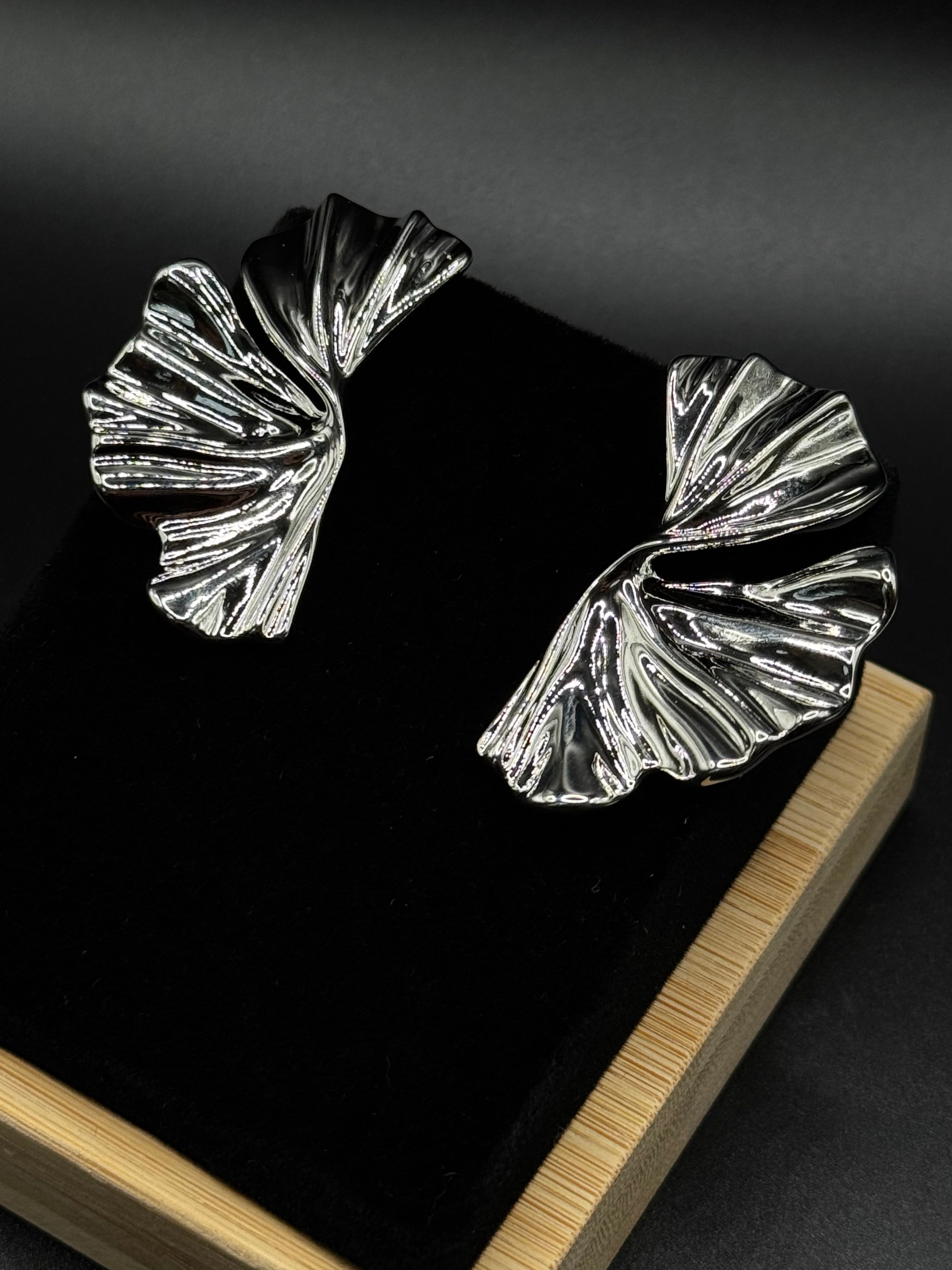 18k gold-plated organic-shaped earrings