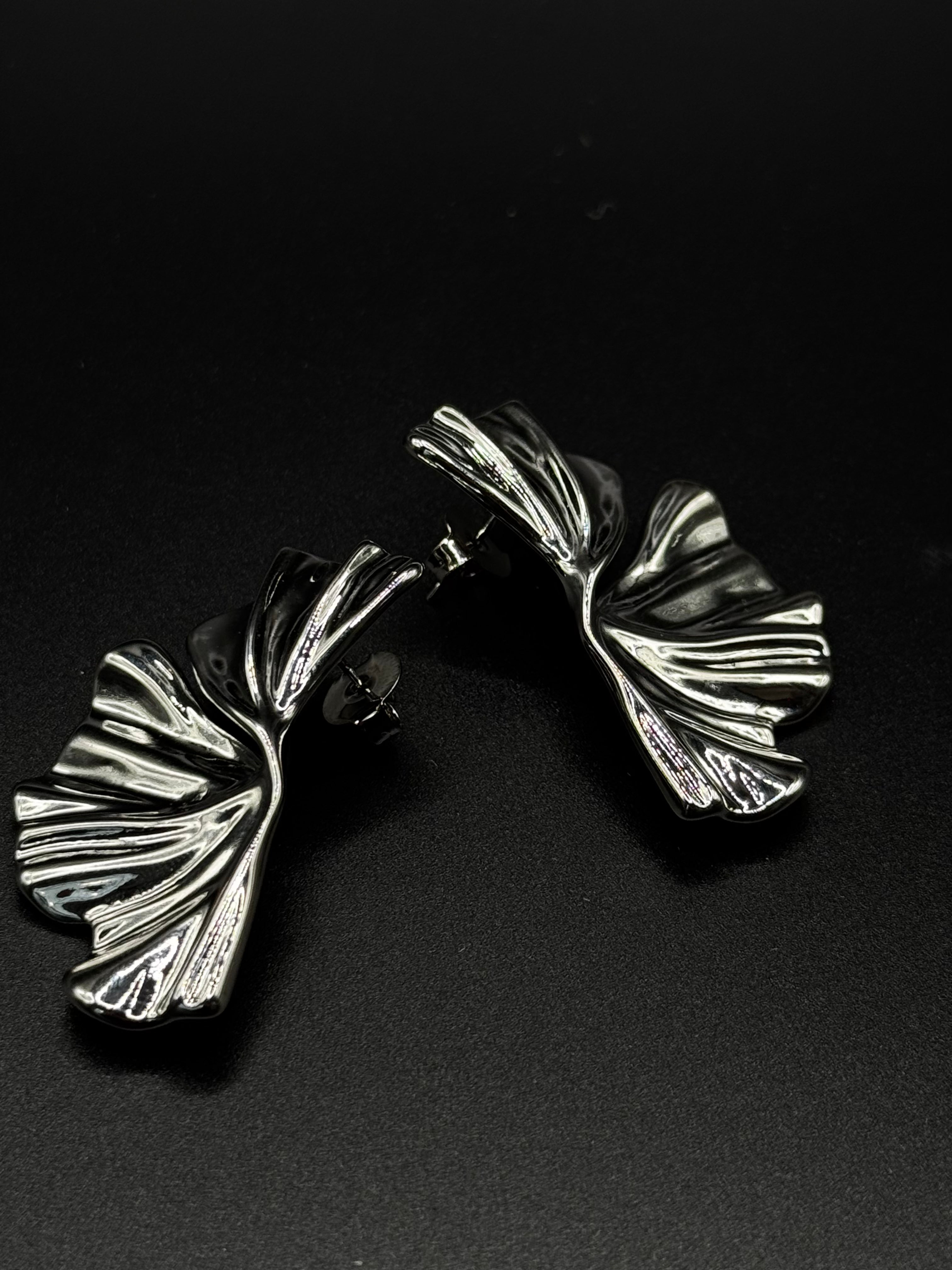 18k gold-plated organic-shaped earrings
