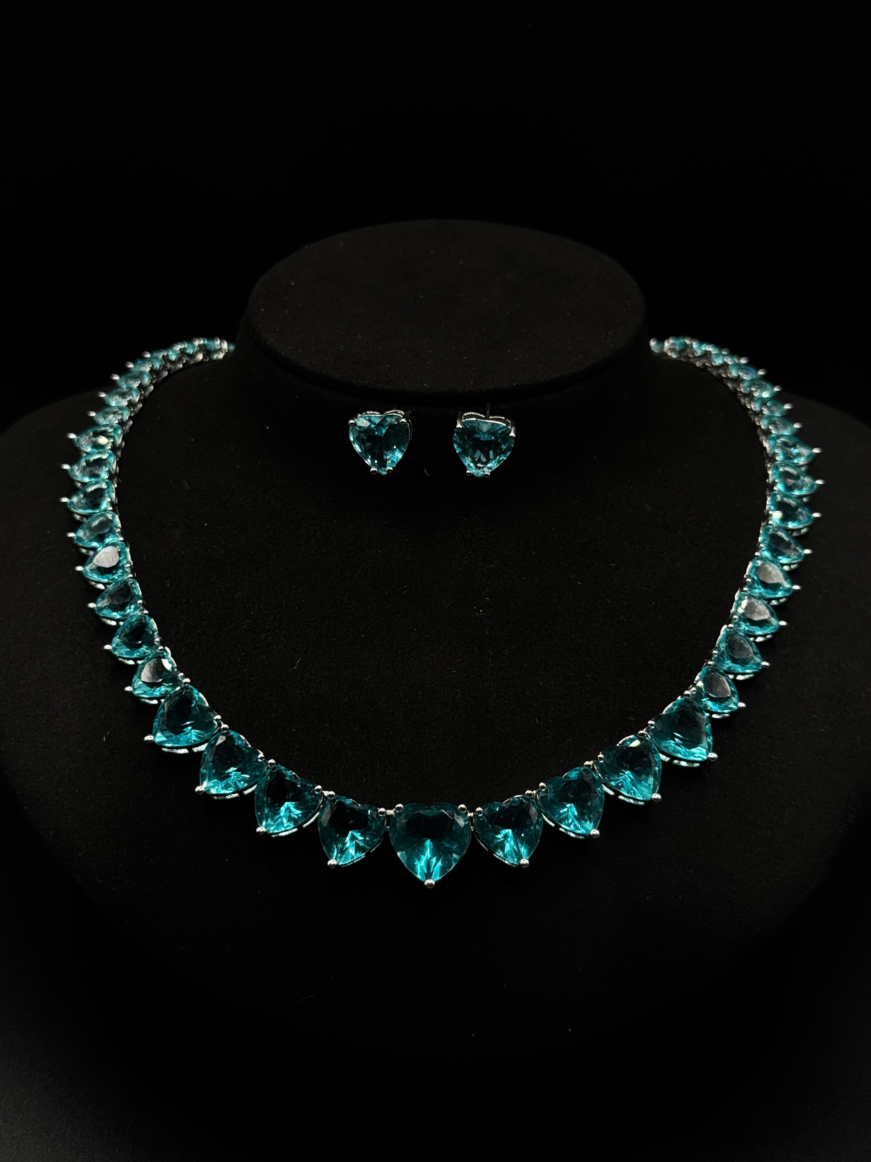 Luxury set with heart-shaped zirconia stone