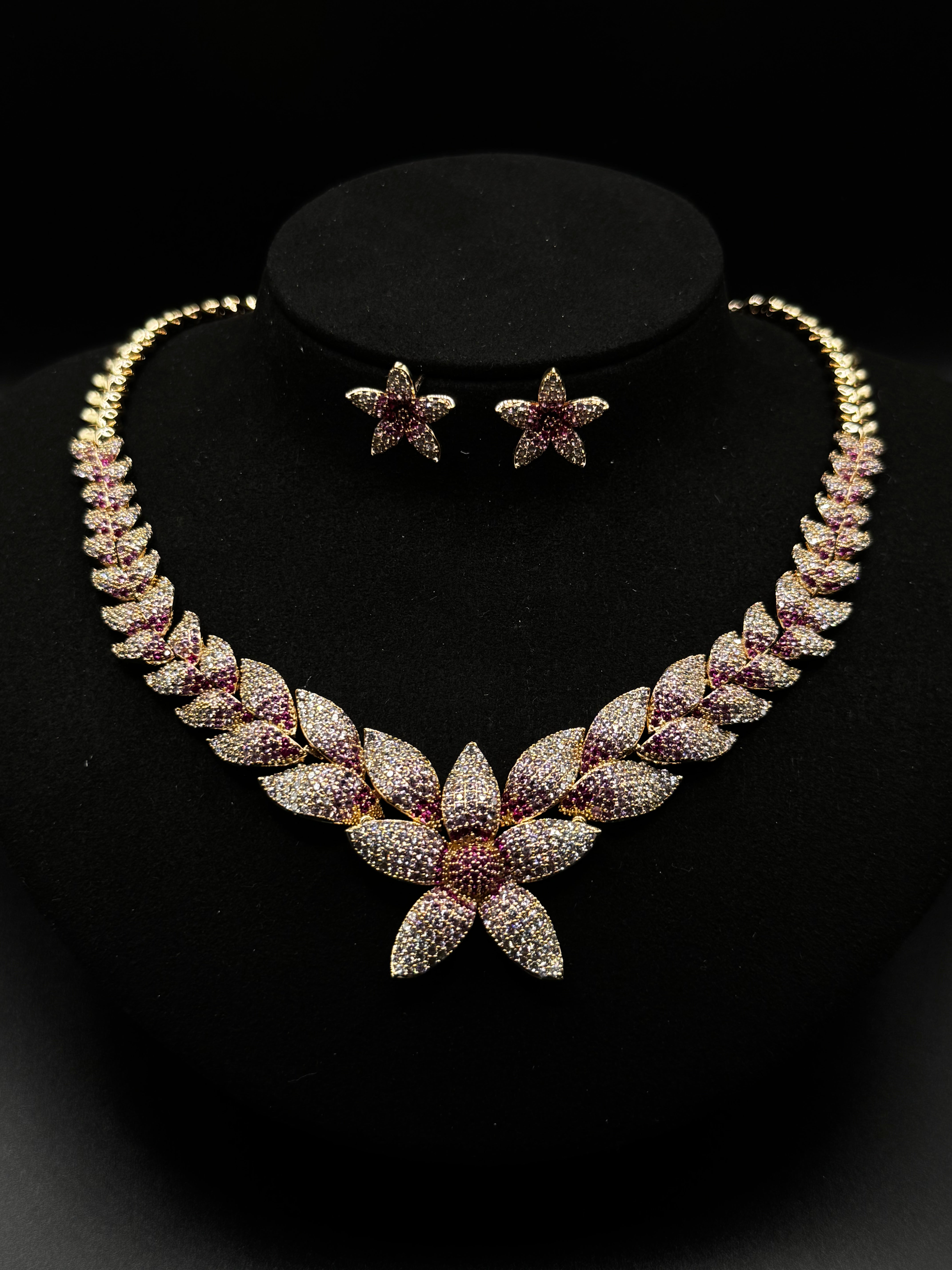 Luxury set with 18k gold plating, encrusted with crystal and pink zirconia