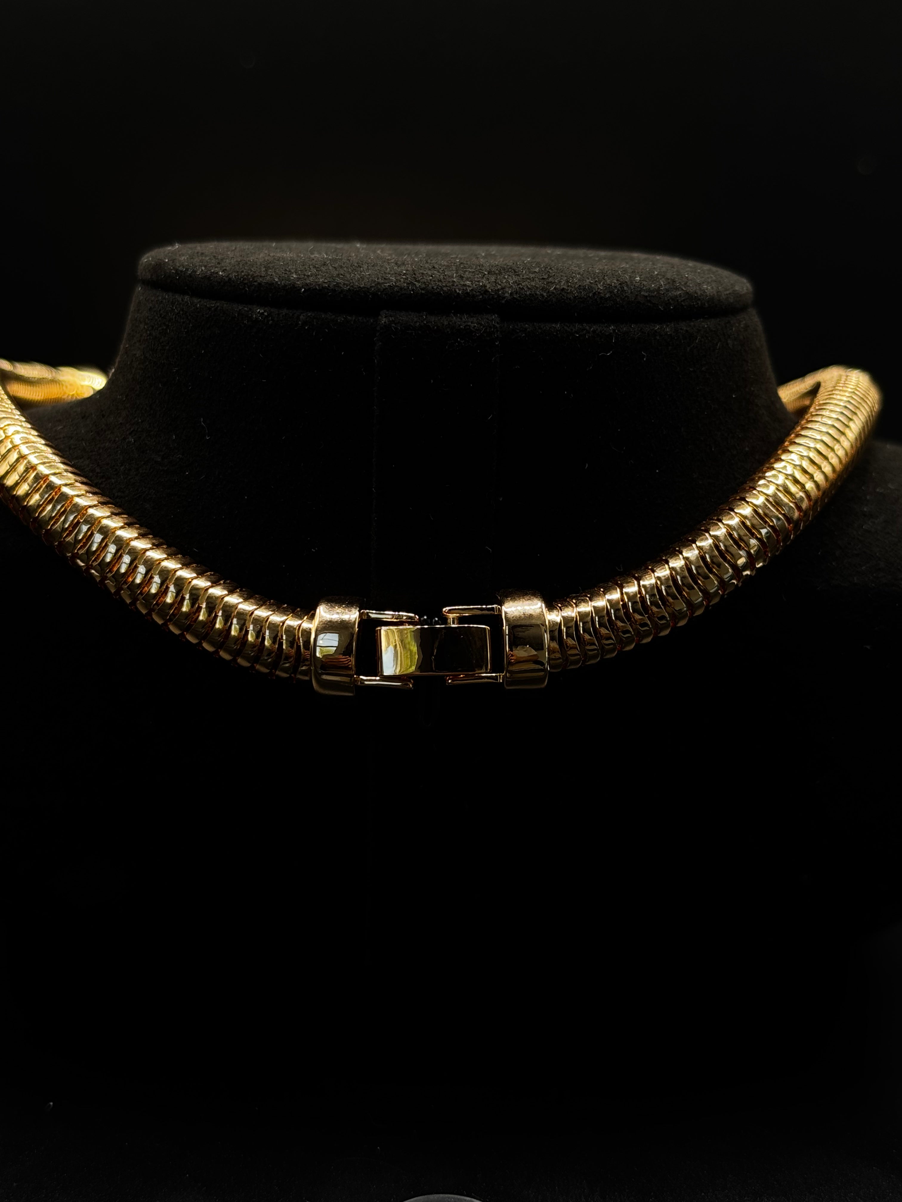Elegant 18k gold-plated jewelry set with an organic, sculptural design