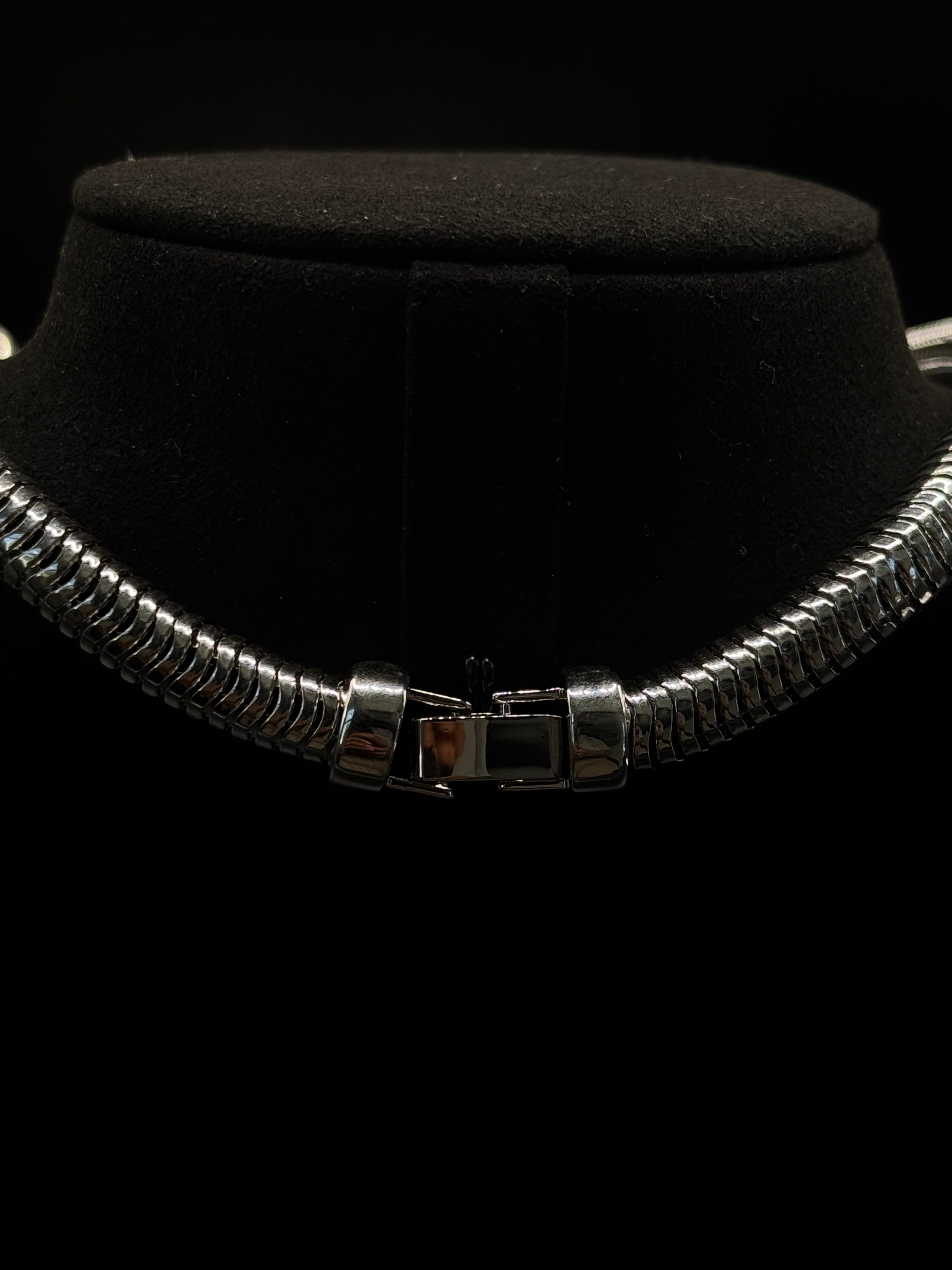 Elegant 18k gold-plated jewelry set with an organic, sculptural design