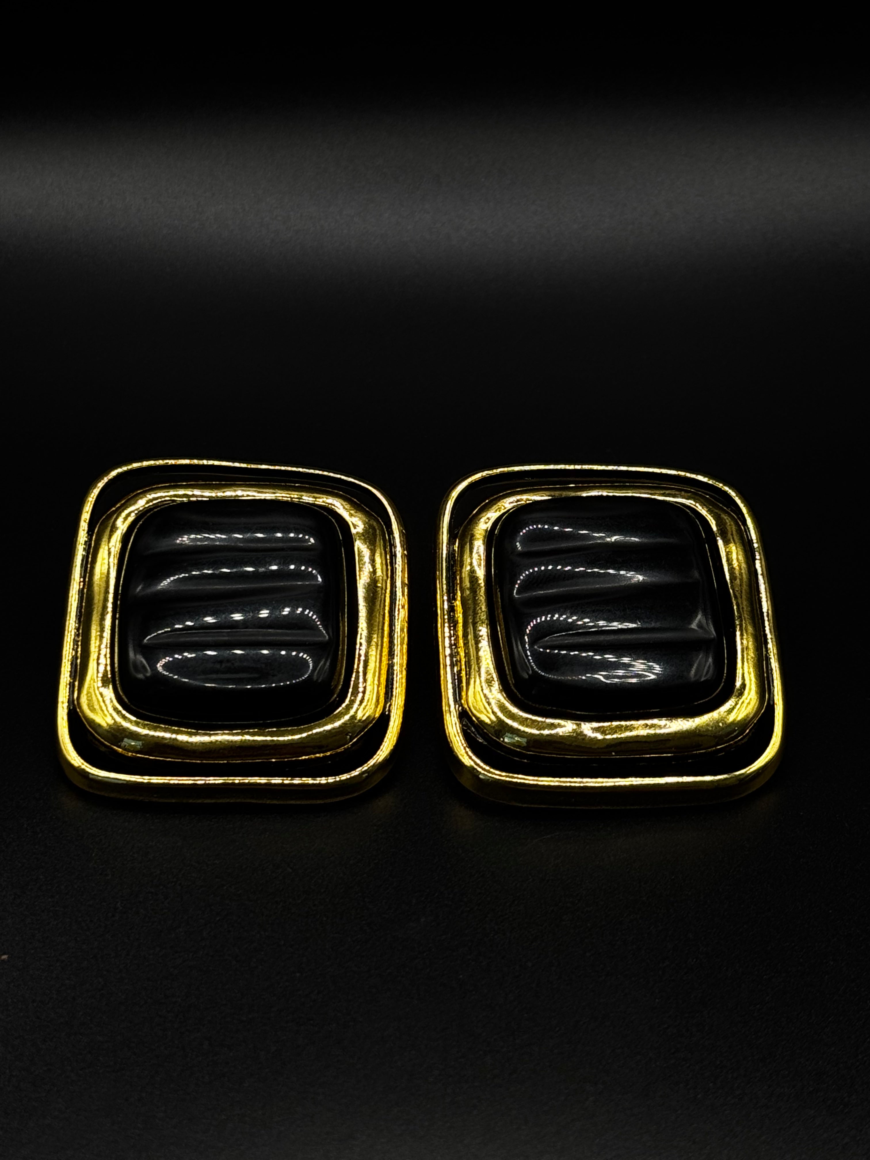 modern max earrings with resin details, plated in 18k gold
