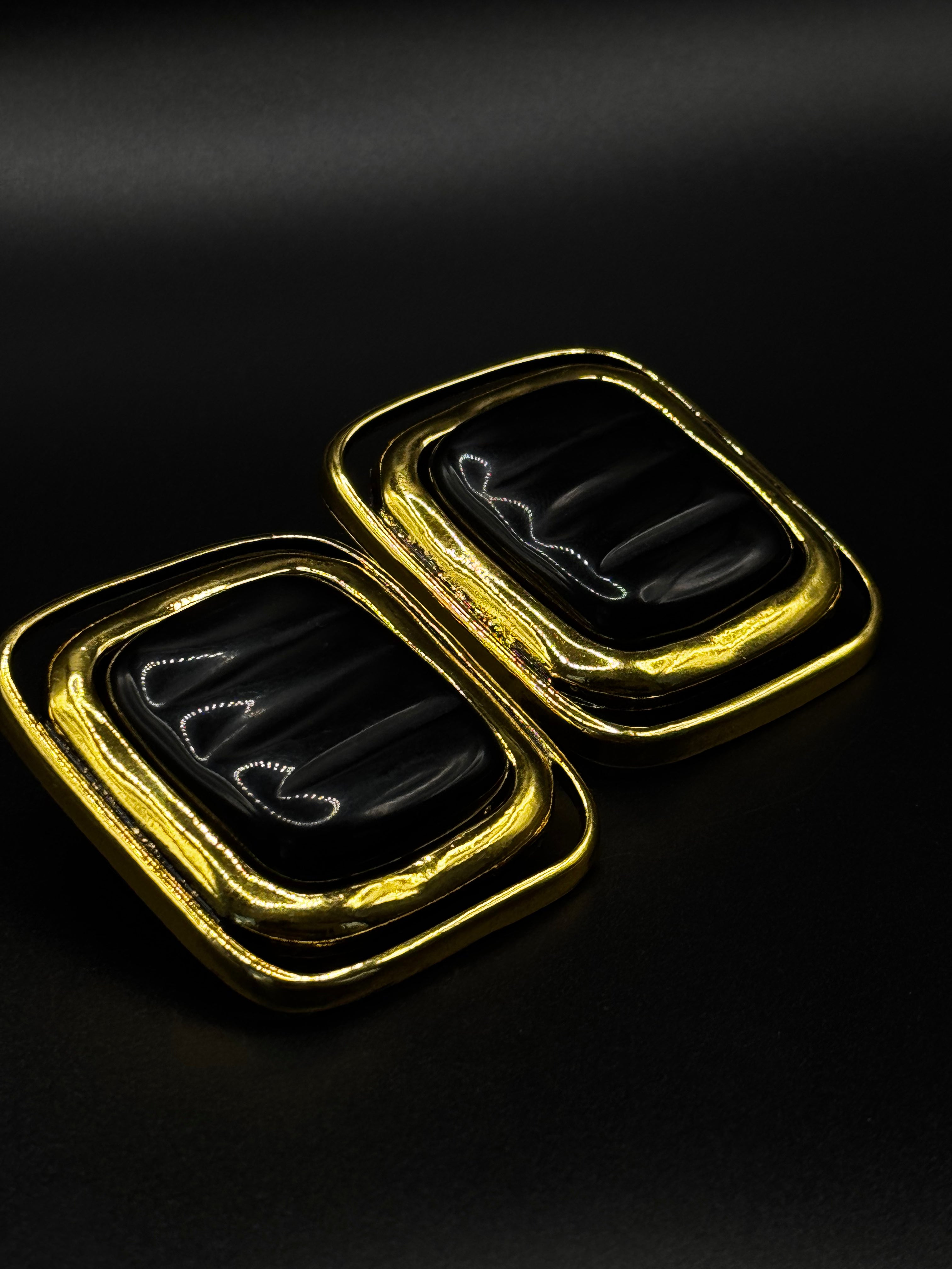 modern max earrings with resin details, plated in 18k gold