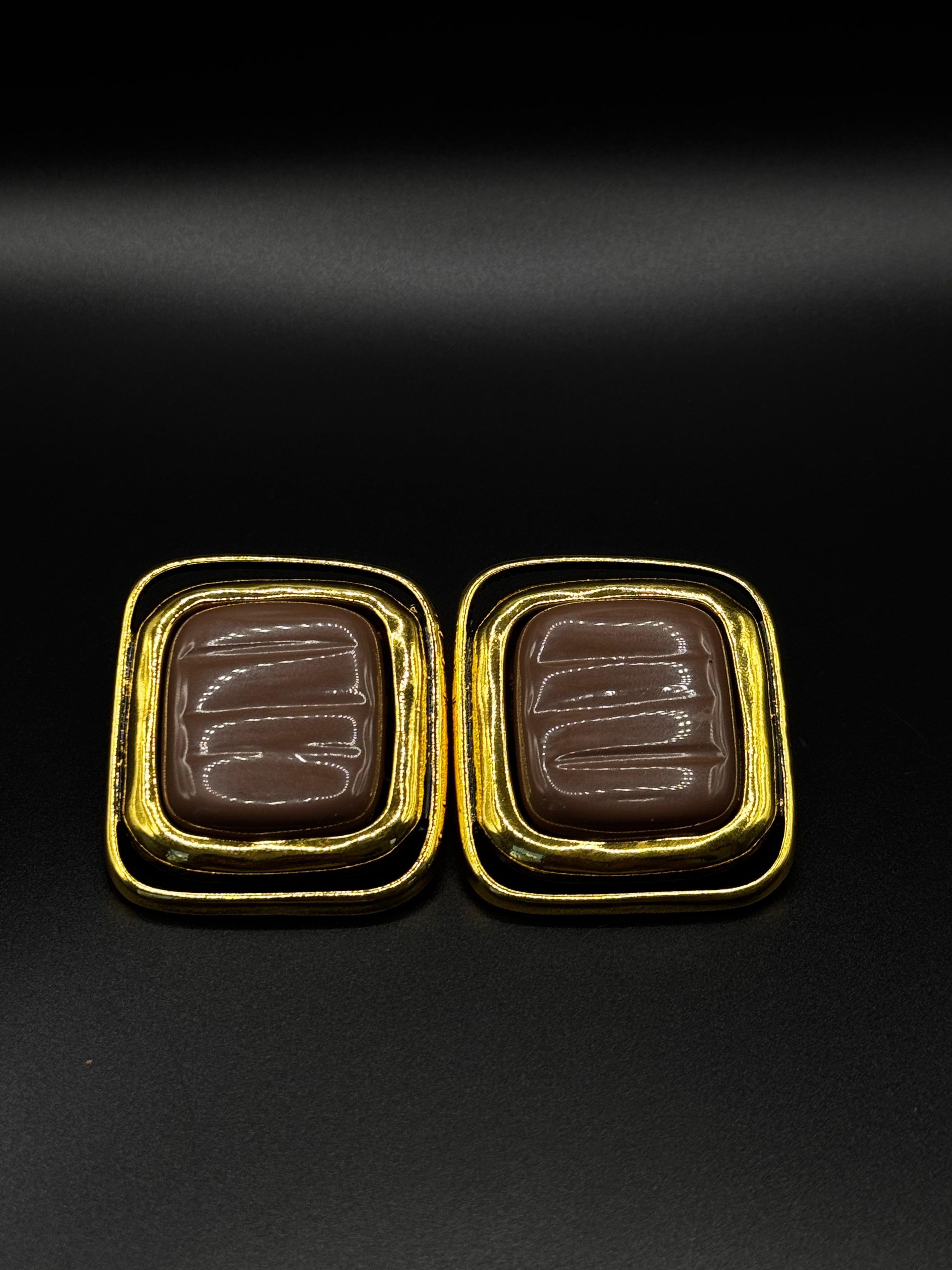 modern max earrings with resin details, plated in 18k gold