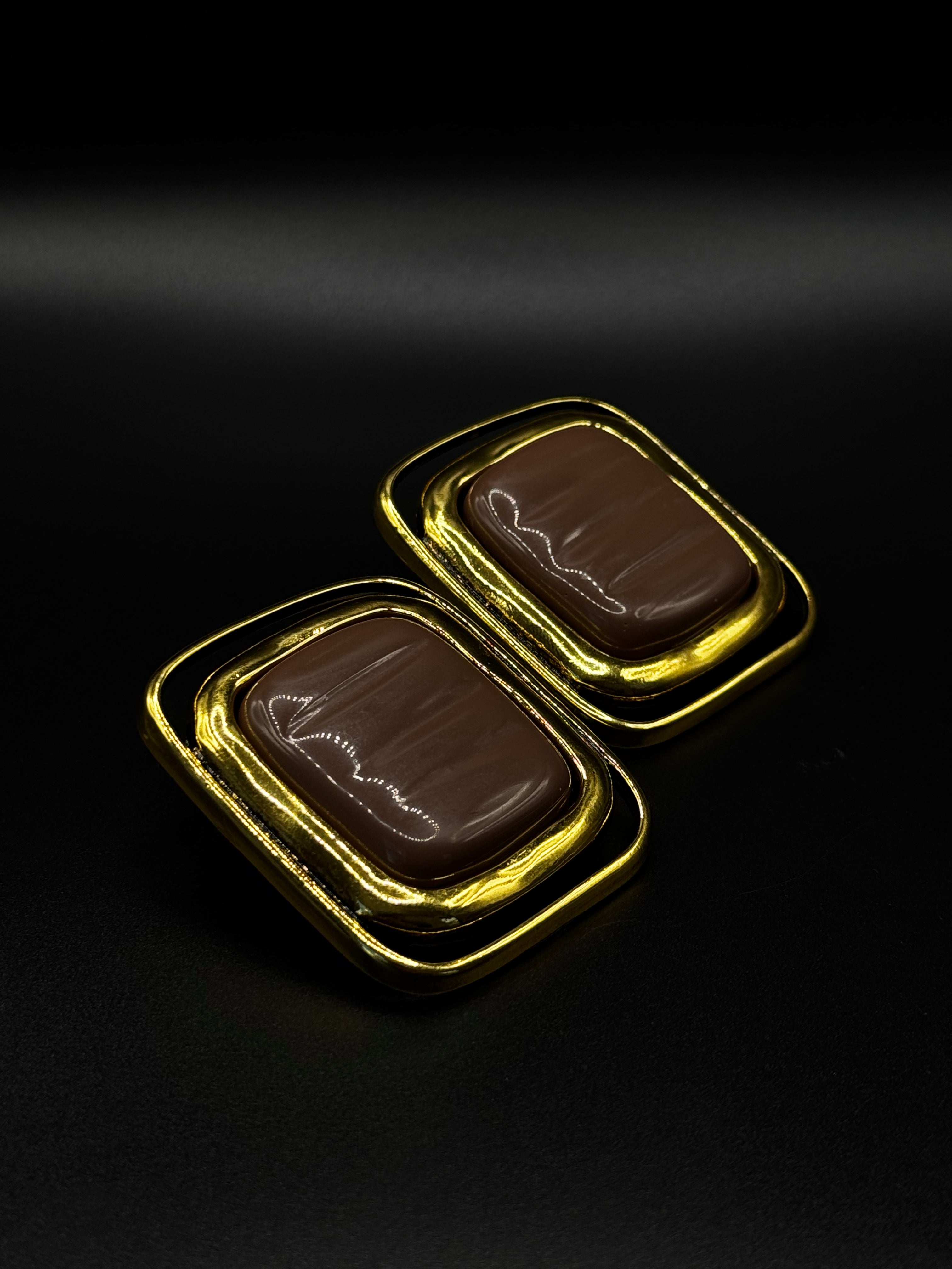 modern max earrings with resin details, plated in 18k gold