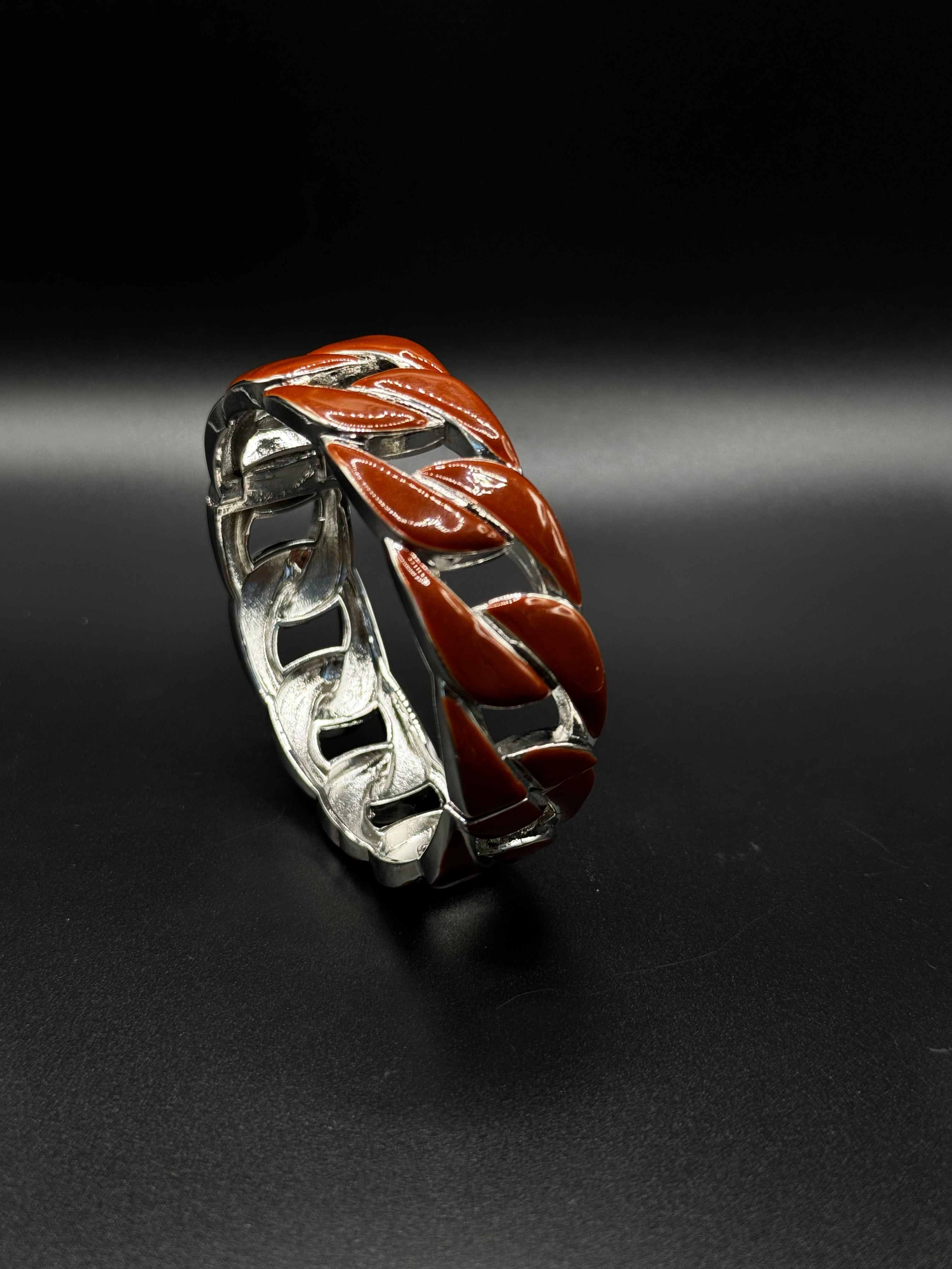 Rhodium-plated bracelet with brown resin details