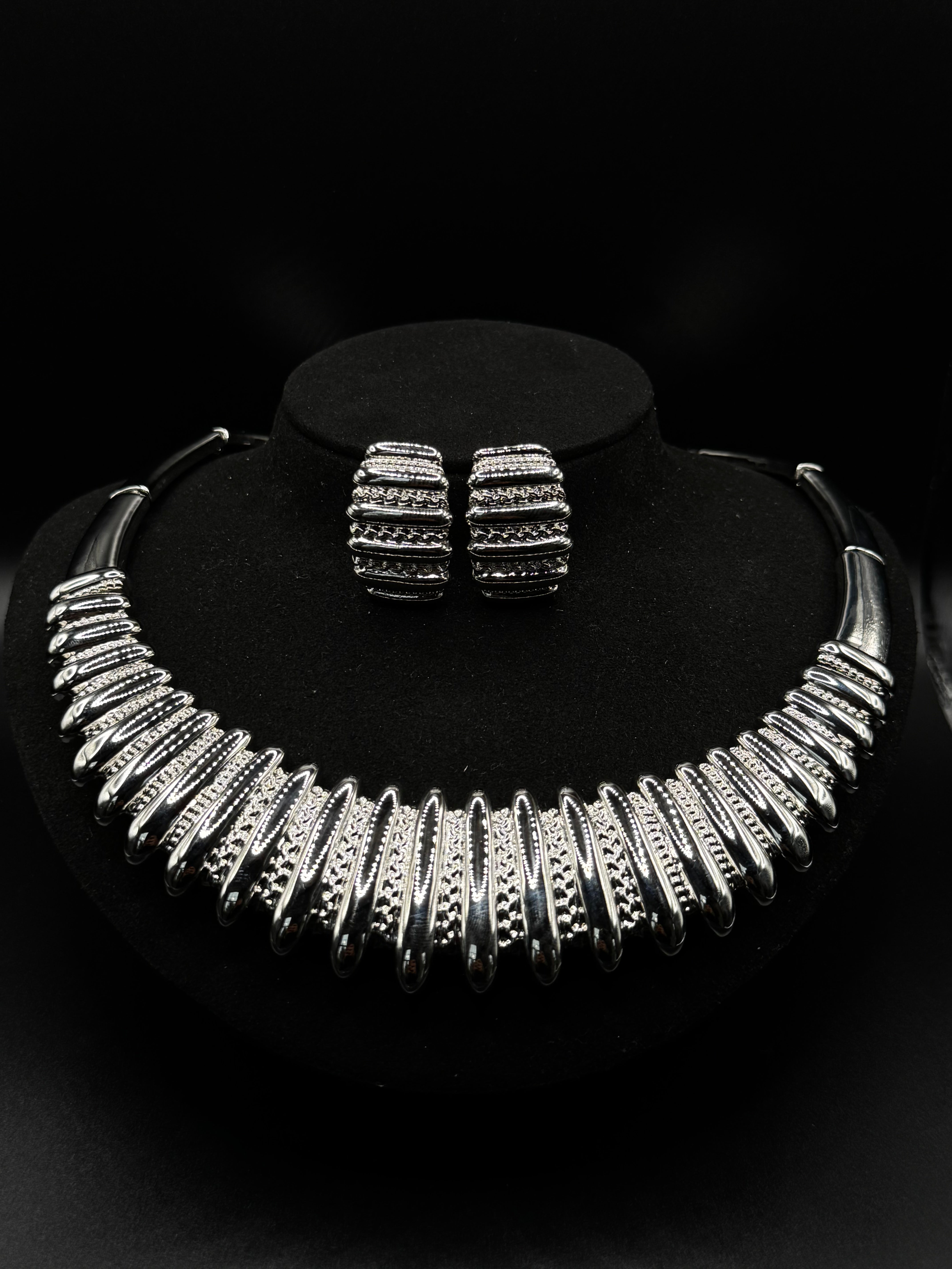 Rhodium-plated choker set