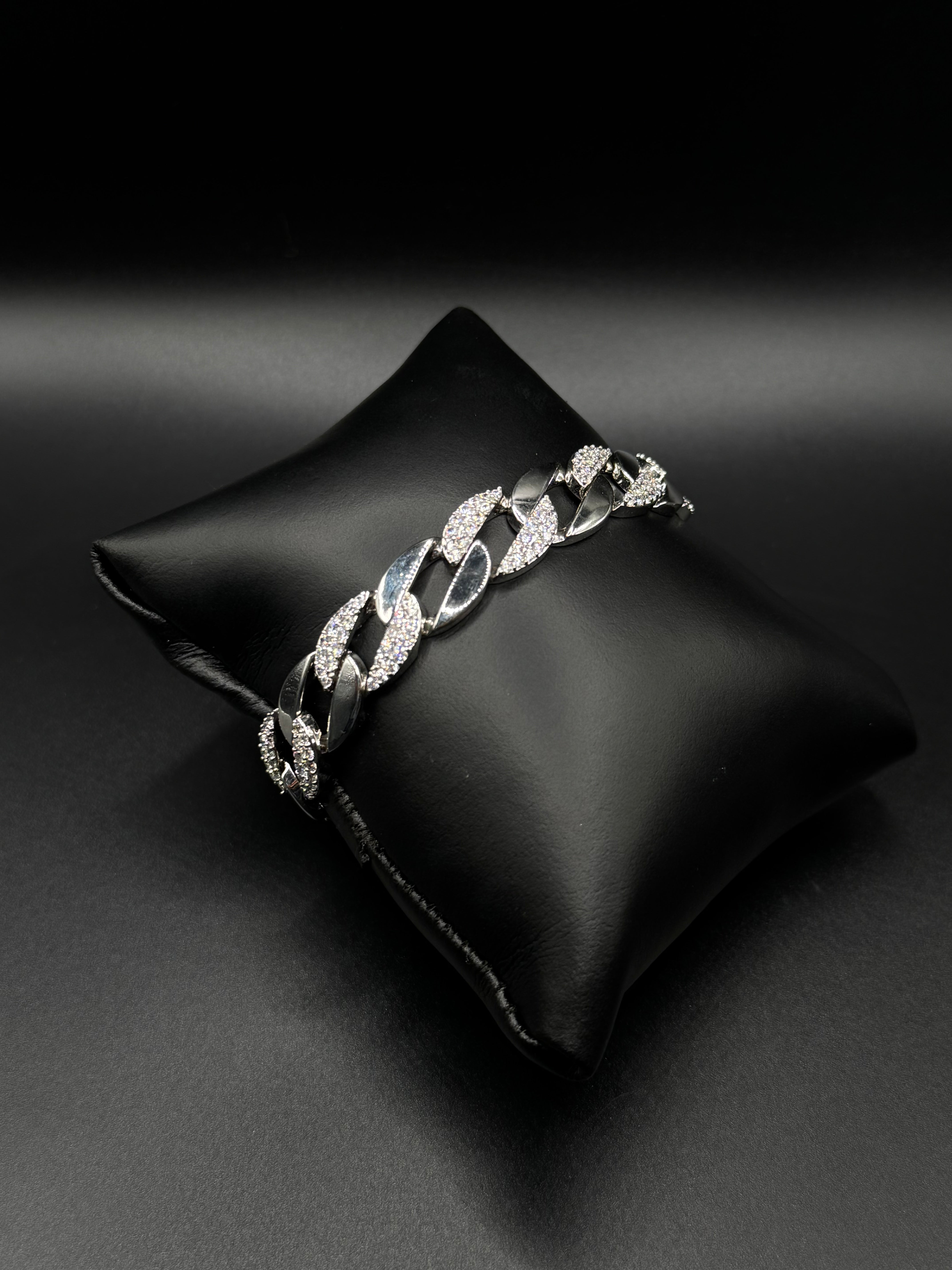 Rhodium-Plated Link Bracelet with clear Zirconia Details
