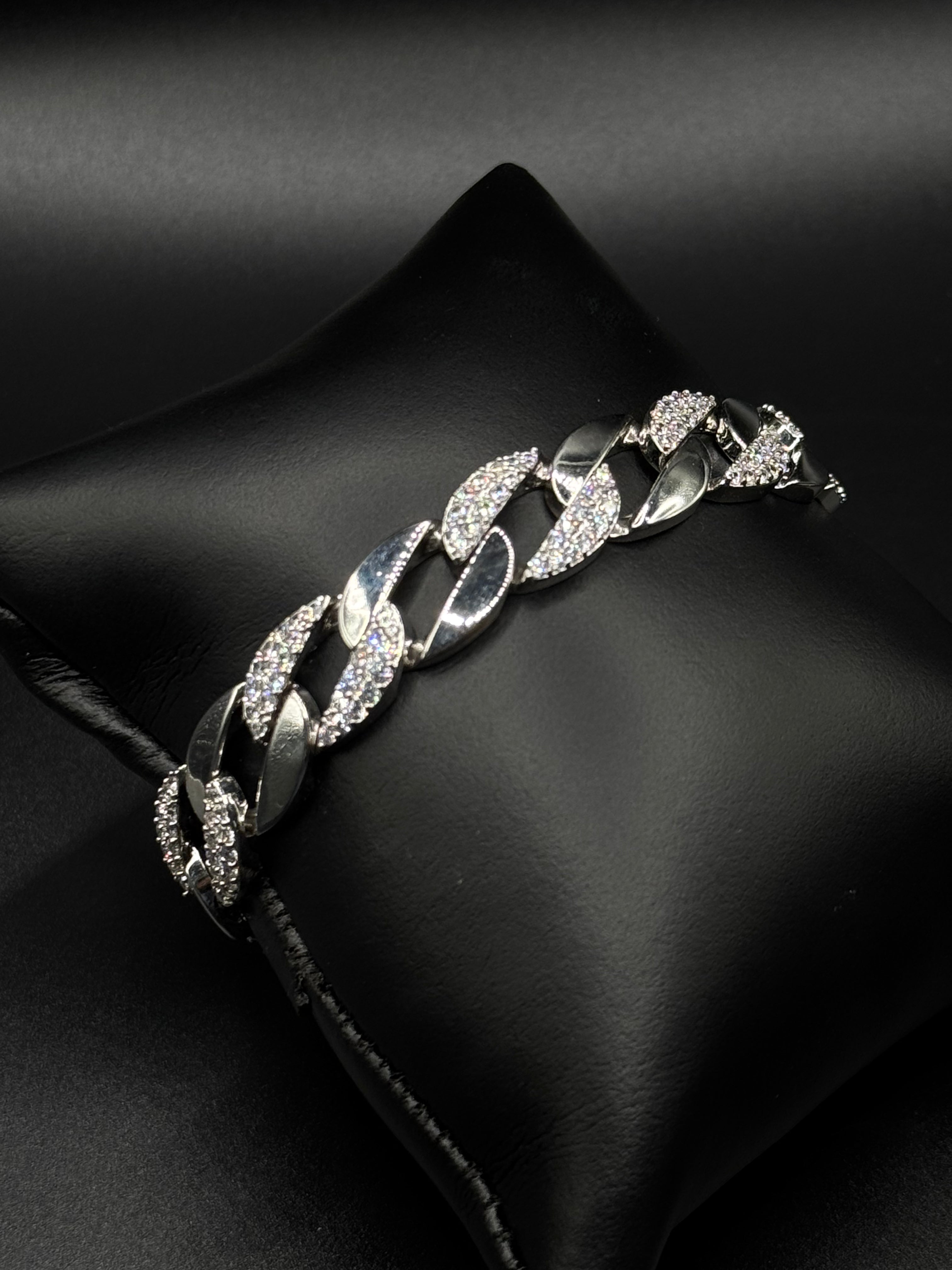Rhodium-Plated Link Bracelet with clear Zirconia Details