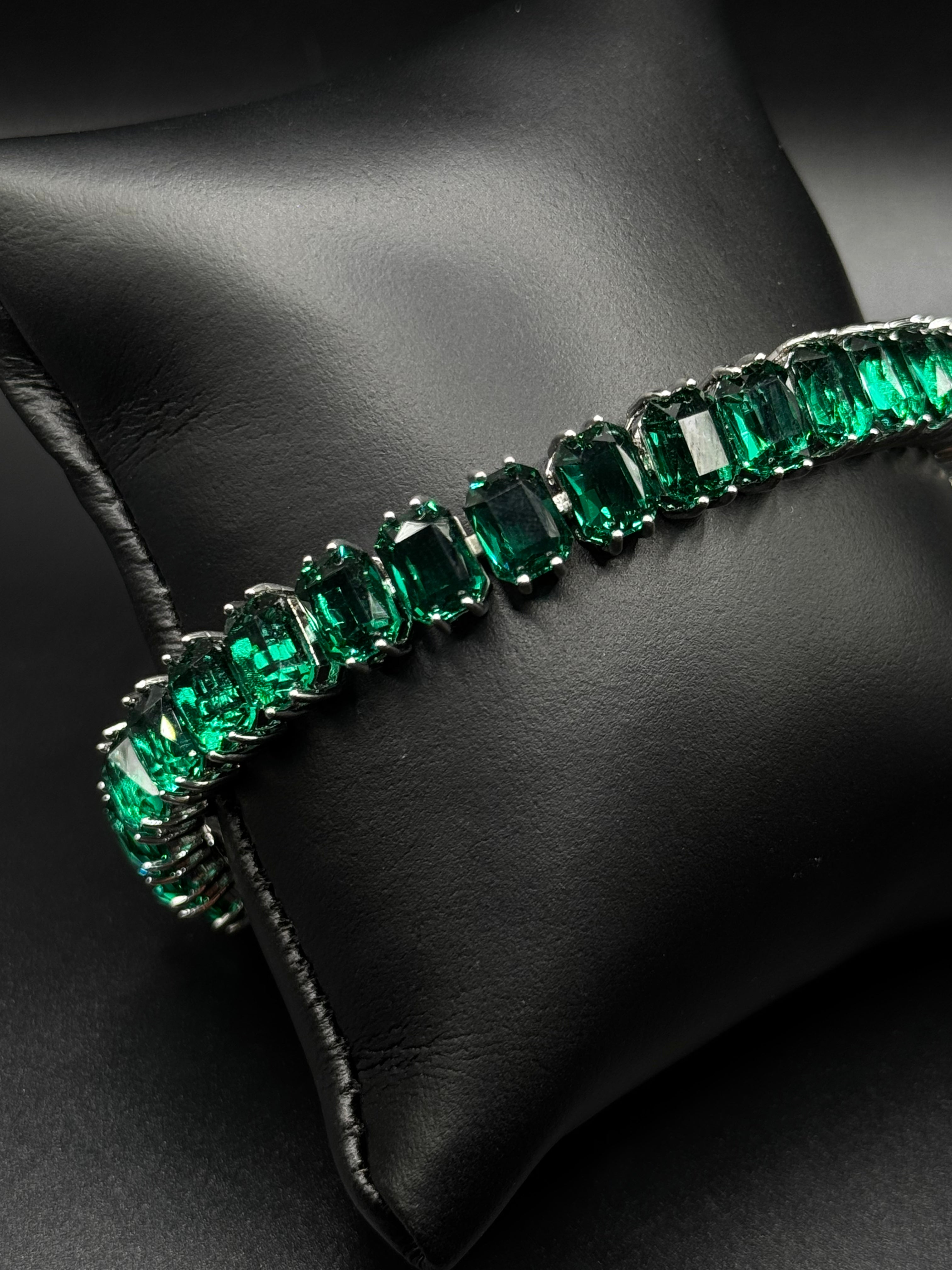 Rhodium-Plated Bracelet with Emerald  Zirconia
