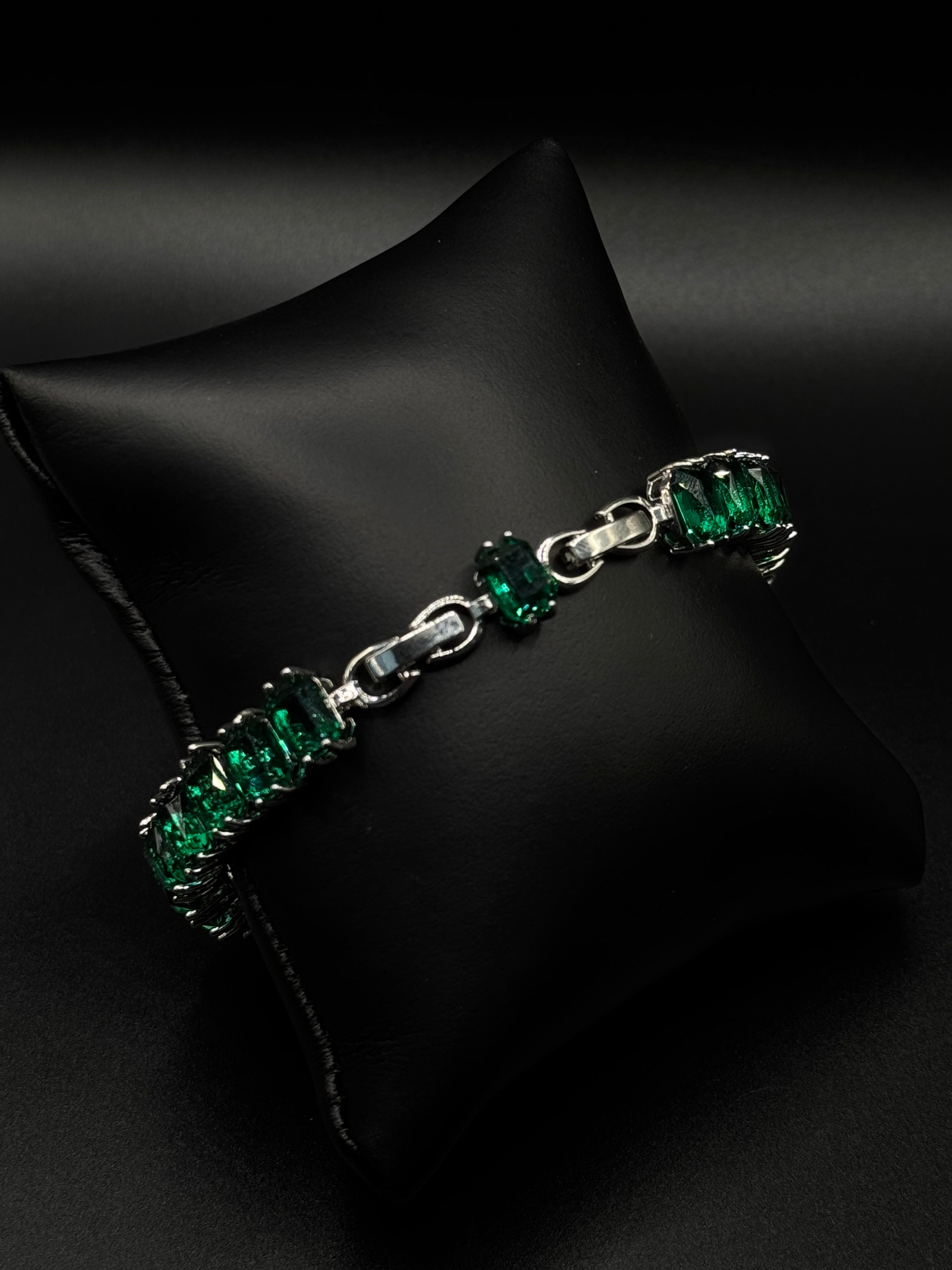 Rhodium-Plated Bracelet with Emerald  Zirconia