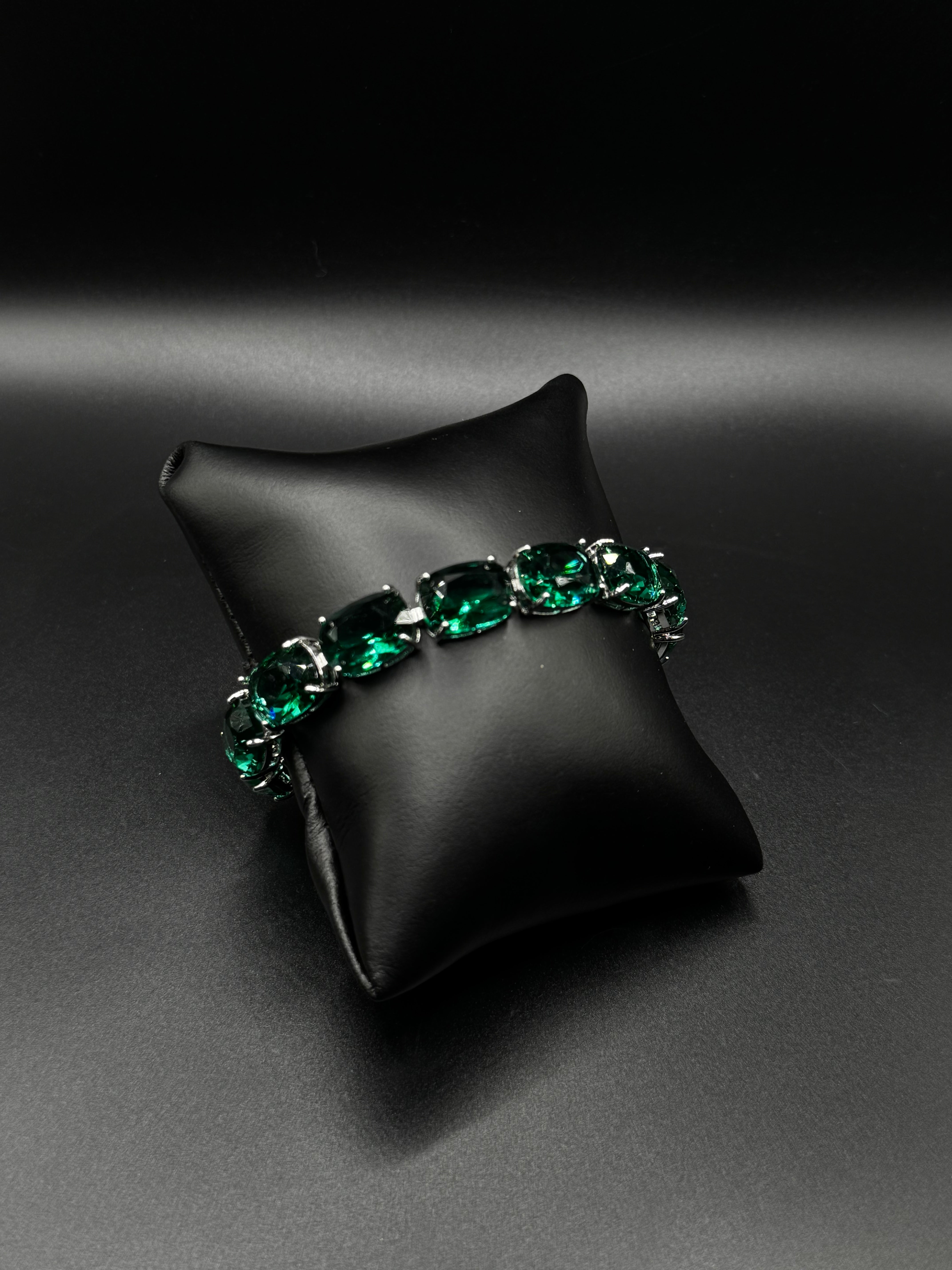 Rhodium-Plated Bracelet with Oval emerald Zirconia