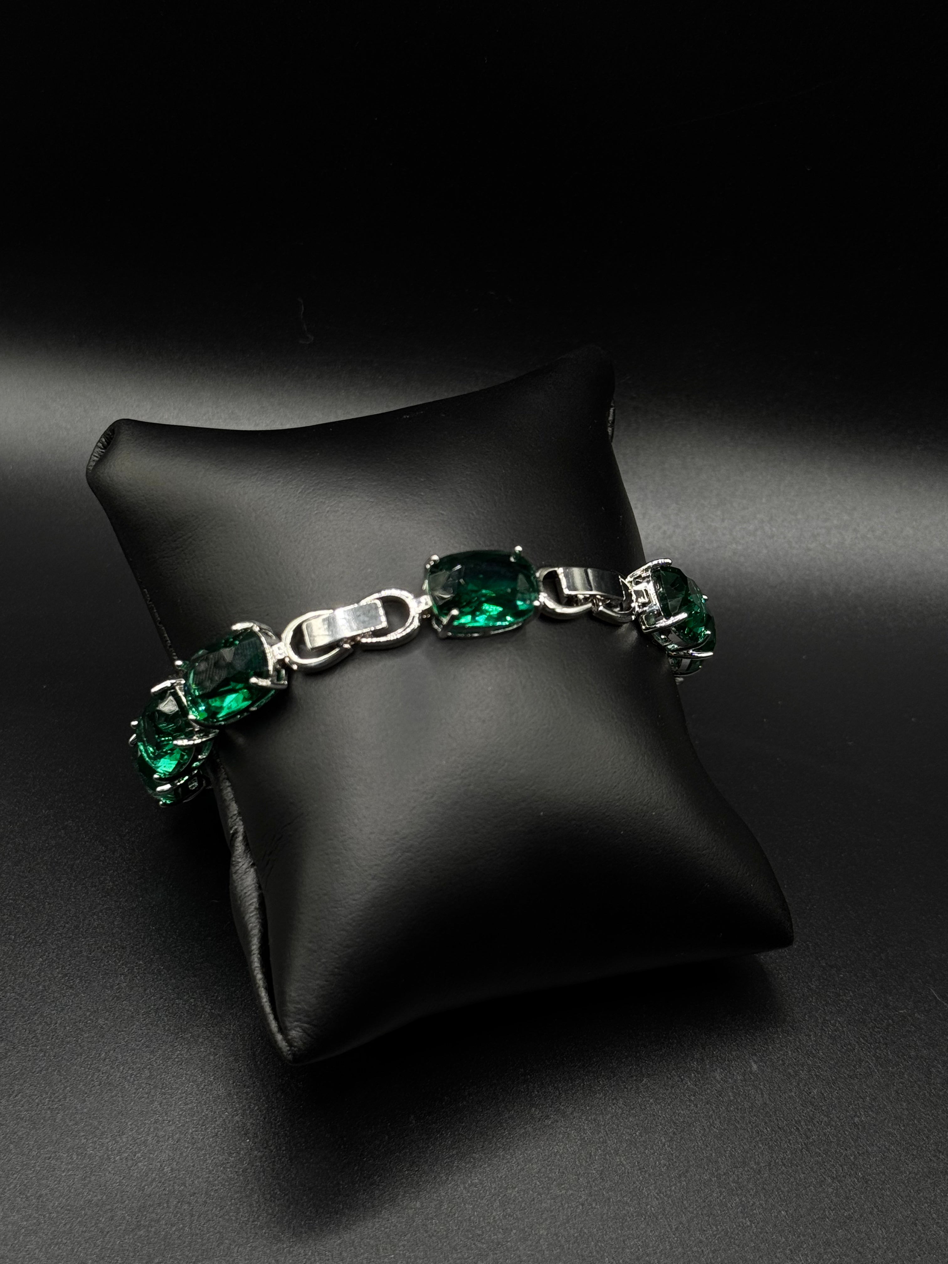 Rhodium-Plated Bracelet with Oval emerald Zirconia