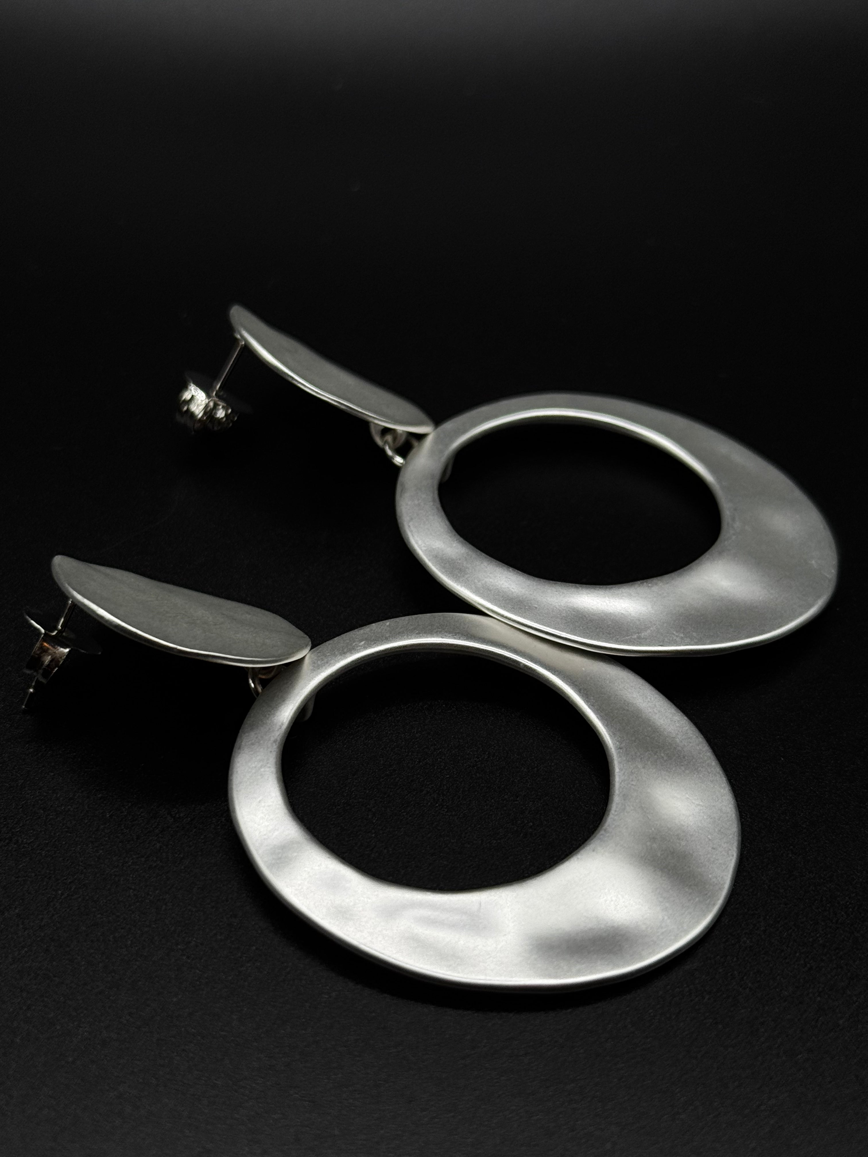Long satin earring rhodium-plated and gold 18k