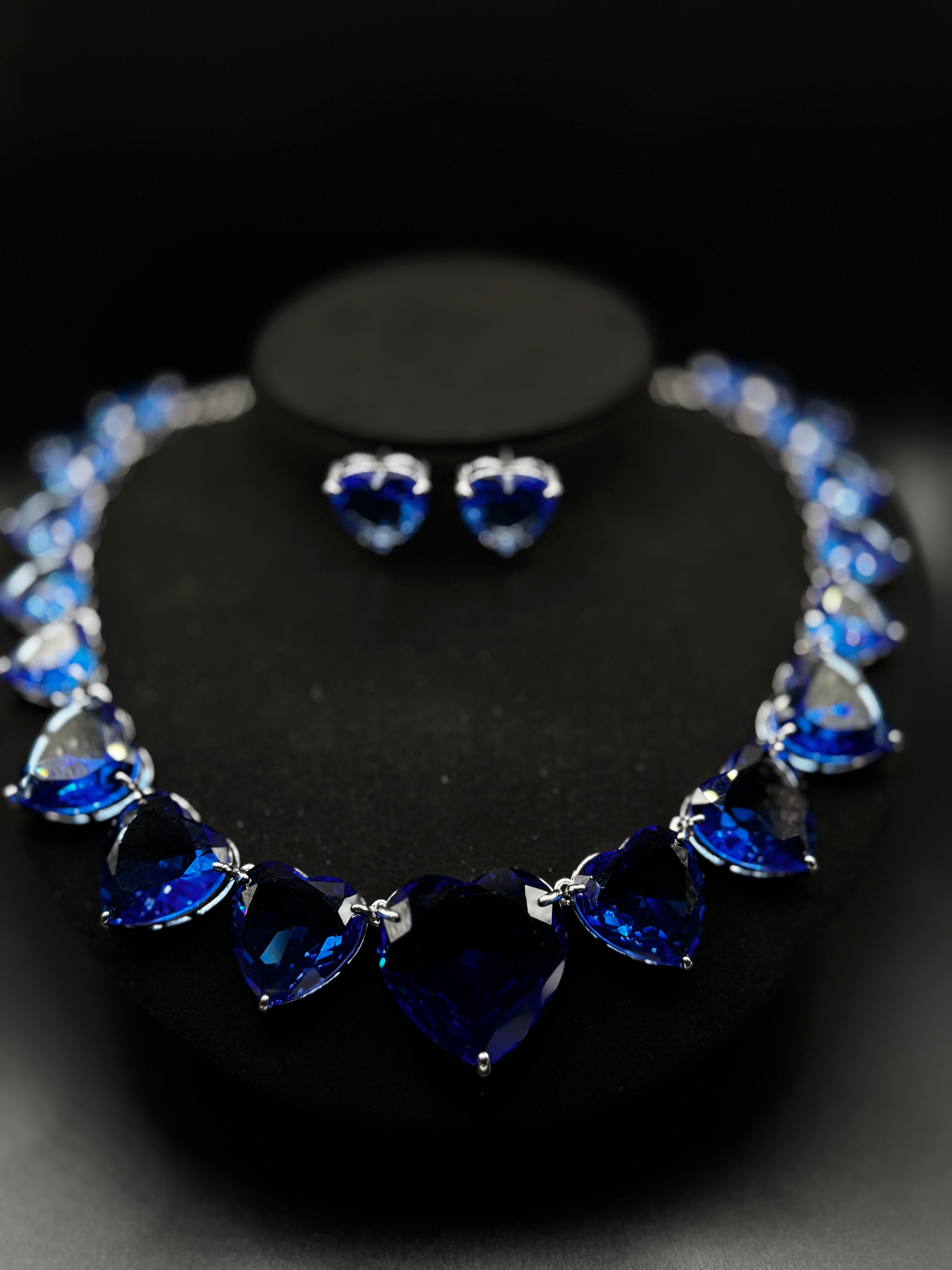 Luxury set with heart-shaped zirconia